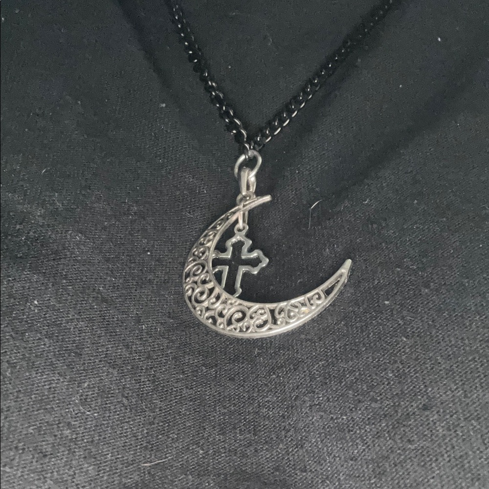 Elegant Silver Crescent Moon Pendant Necklace